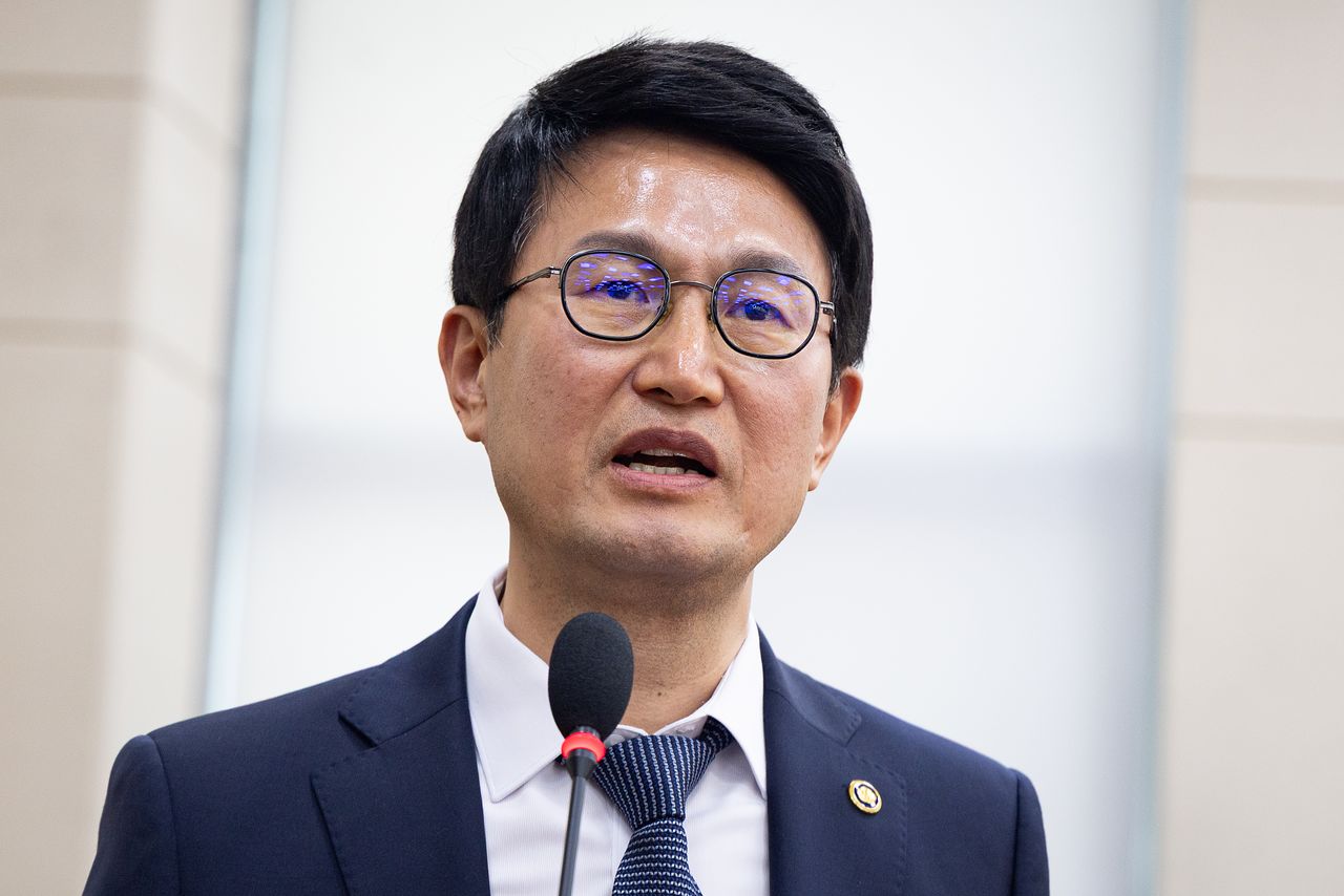 김승룡 소방청장이 지난 3월 26일 서울 여의도 국회에서 열린 제433회 국회(임시회) 행정안전위원회 제3차 전체회의에서 부임 인사말을 하고 있다. 뉴스1