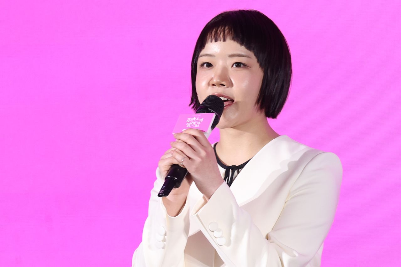 배우 김향기의 세계를 누가 단정지을 수 있을까? 최근 공개된 쿠팡플레이 시리즈 '로맨스의 절댓값'에서 그는 희극에 도전한다. 연합뉴스