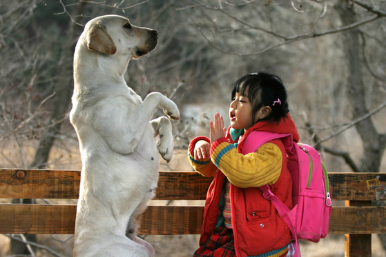 김향기의 어릴 적 모습이 담긴 영화 데뷔작 '마음이...'(2006) 속 한 장면. 사진 쇼박스