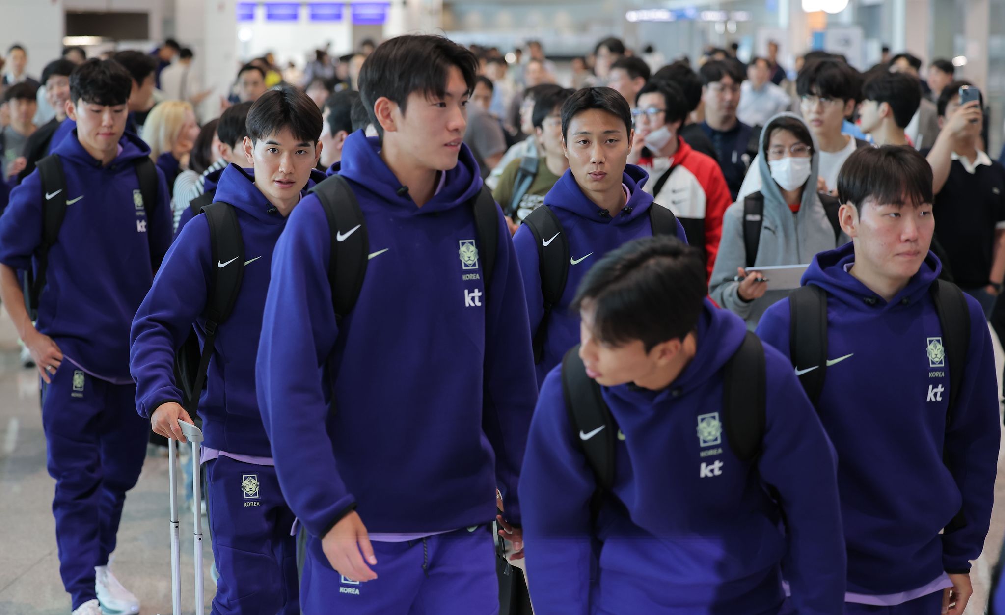 지난 18일 사전캠프 장소인 미국 유타주 솔트레이크시티로 이동하는 축구대표팀. 연합뉴스
