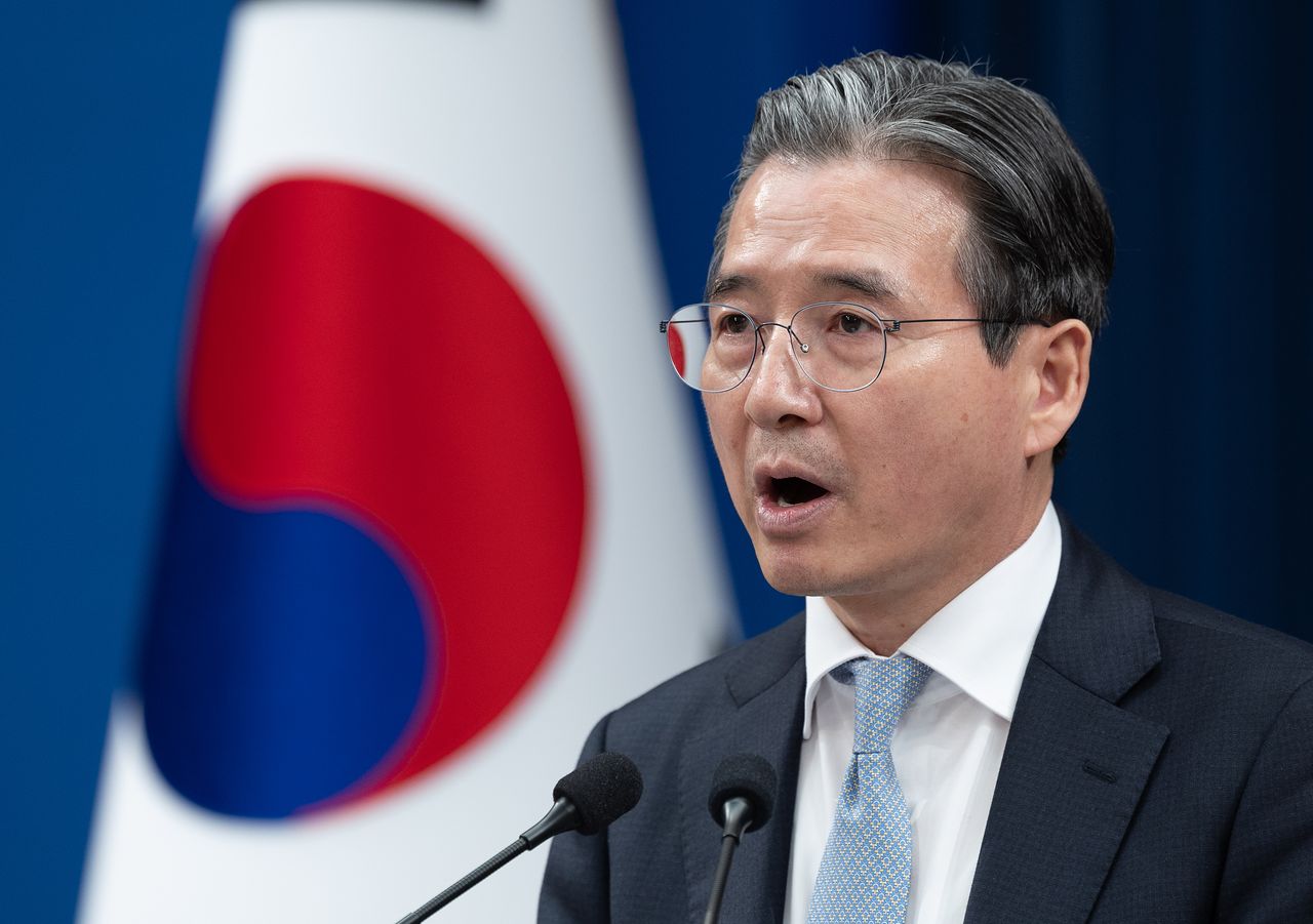 김용범 정책실장이 지난 3월 9일 청와대 춘추관에서 중동 상황 등 비상경제점검회의 관련 브리핑을 하고 있다. 뉴스1