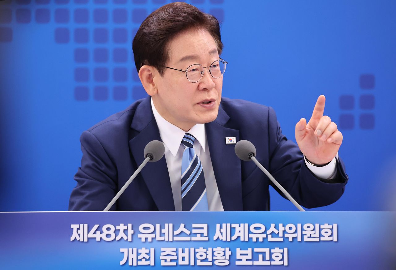 이재명 대통령이 27일 부산 해운대구에서 열린 제48차 유네스코 세계유산위원회 개최 준비 현황 보고회에서 발언하고 있다. 청와대사진기자단