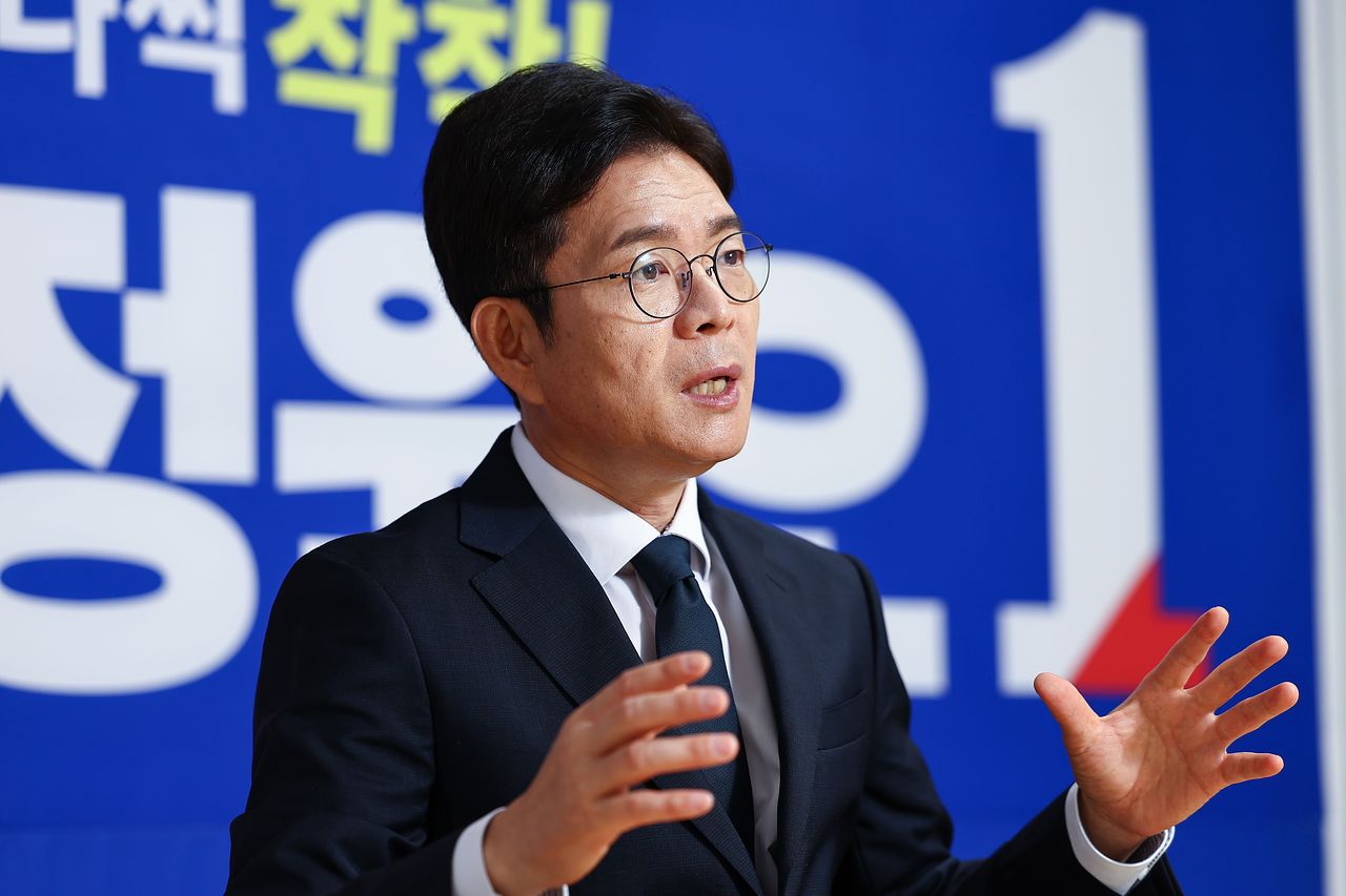 정원오 더불어민주당 서울시장 후보가 27일 서울 중구 태평빌딩 선거 캠프에서 중앙일보와 인터뷰 하고 있다. 김종호 기자