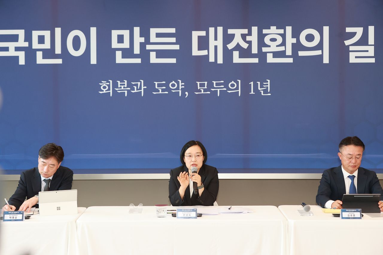 한성숙 중소벤처기업부 장관이 28일 서울 마포구 SVC 서울에서 열린 '정부 출범 1주년' 기자간담회에서 발언하고 있다. 사진 중소벤처기업부