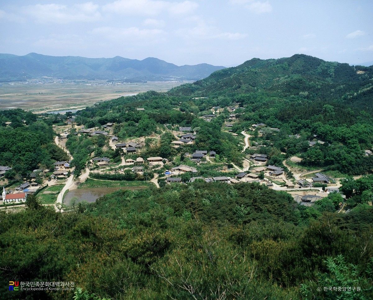 양동마을 전경. [사진 한국학중앙연구원]