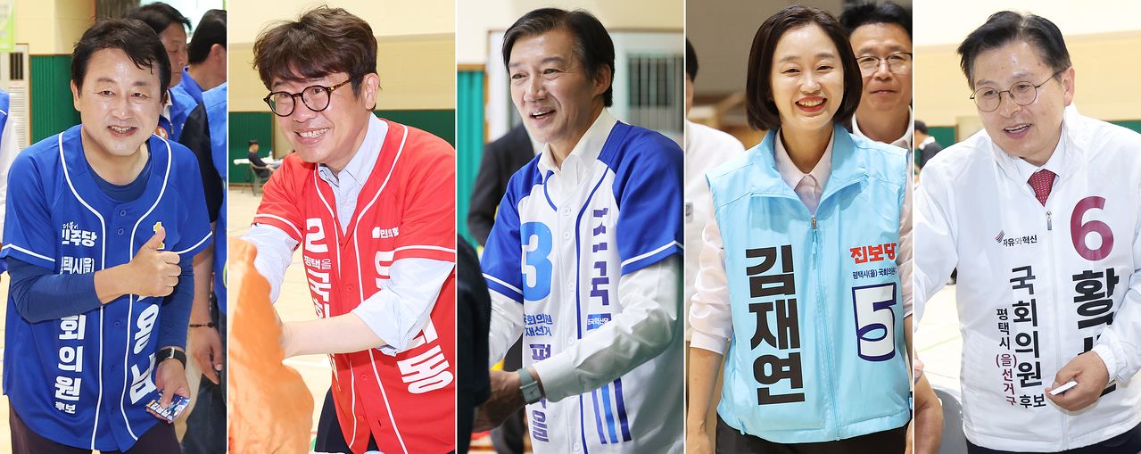 \경기 평택을 국회의원 재선거에 출마한 후보들이 31일 경기도 평택시 팽성읍 한 초등학교 총동문회 운동회에서 참석자들에게 인사하고 있다. 왼쪽부터 더불어민주당 김용남 후보, 국민의힘 유의동 후보, 조국혁신당 조국 후보, 진보당 김재연 후보, 자유와혁신 황교안 후보. 연합뉴스