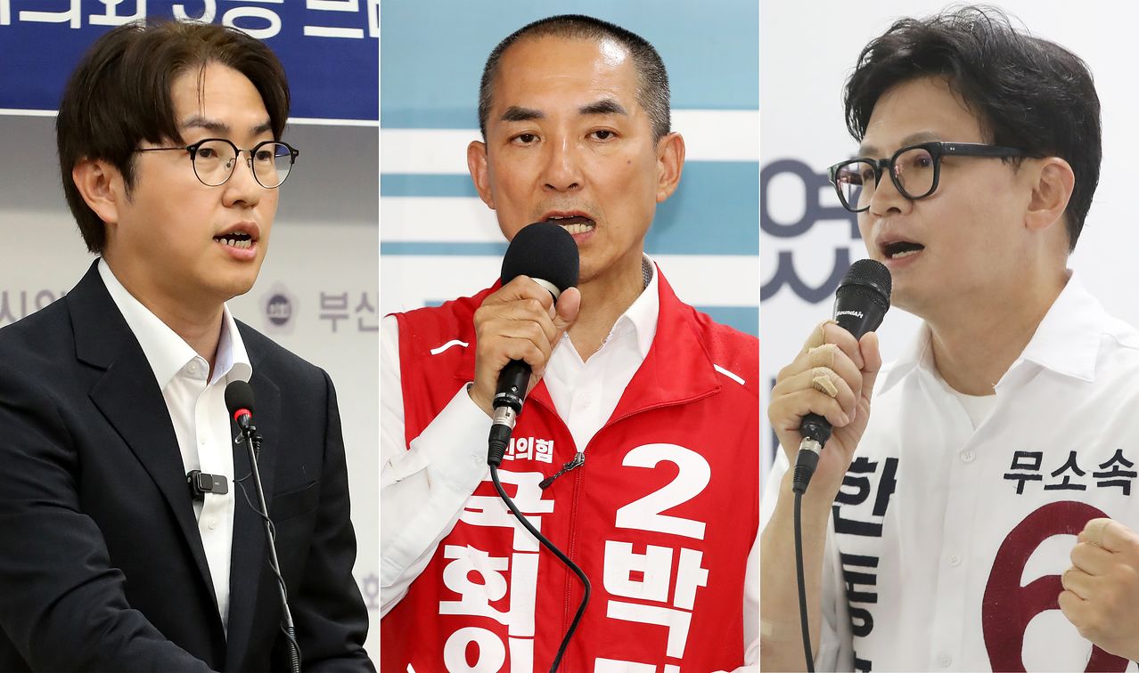 부산 북구갑 국회의원 보궐선거 후보들이 1일 기자회견을 열고 지지를 호소하고 있다. 이날 부산시의회 브리핑룸에서 기자회견하는 하정우 더불어민주당 후보(왼쪽부터), 북구 선거사무소에서 기자회견하는 박민식 국민의힘 후보, 북구 선거사무소에서 기자회견하는 한동훈 무소속 후보.  뉴스1