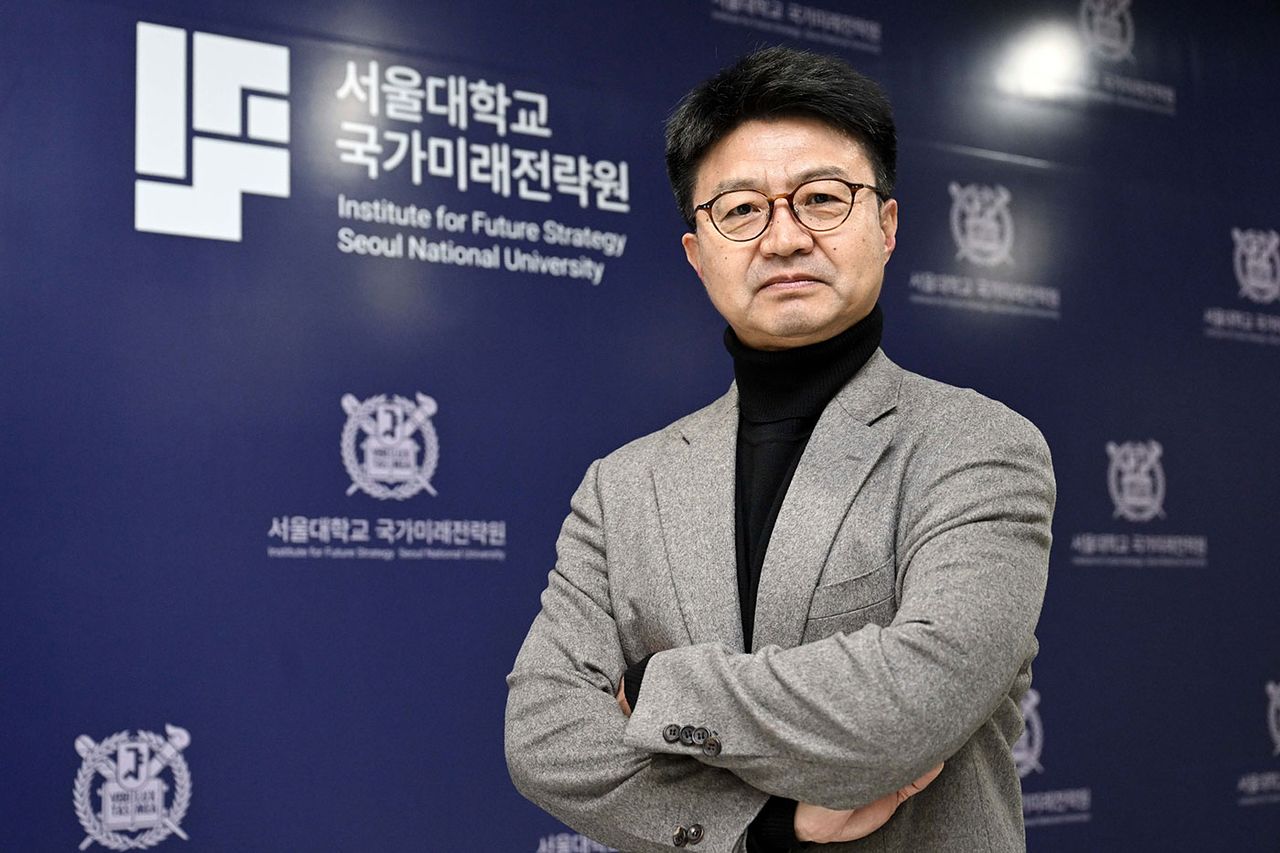 강원택 서울대 국가미래전략원장. 서울대 국가미래전략원 제공