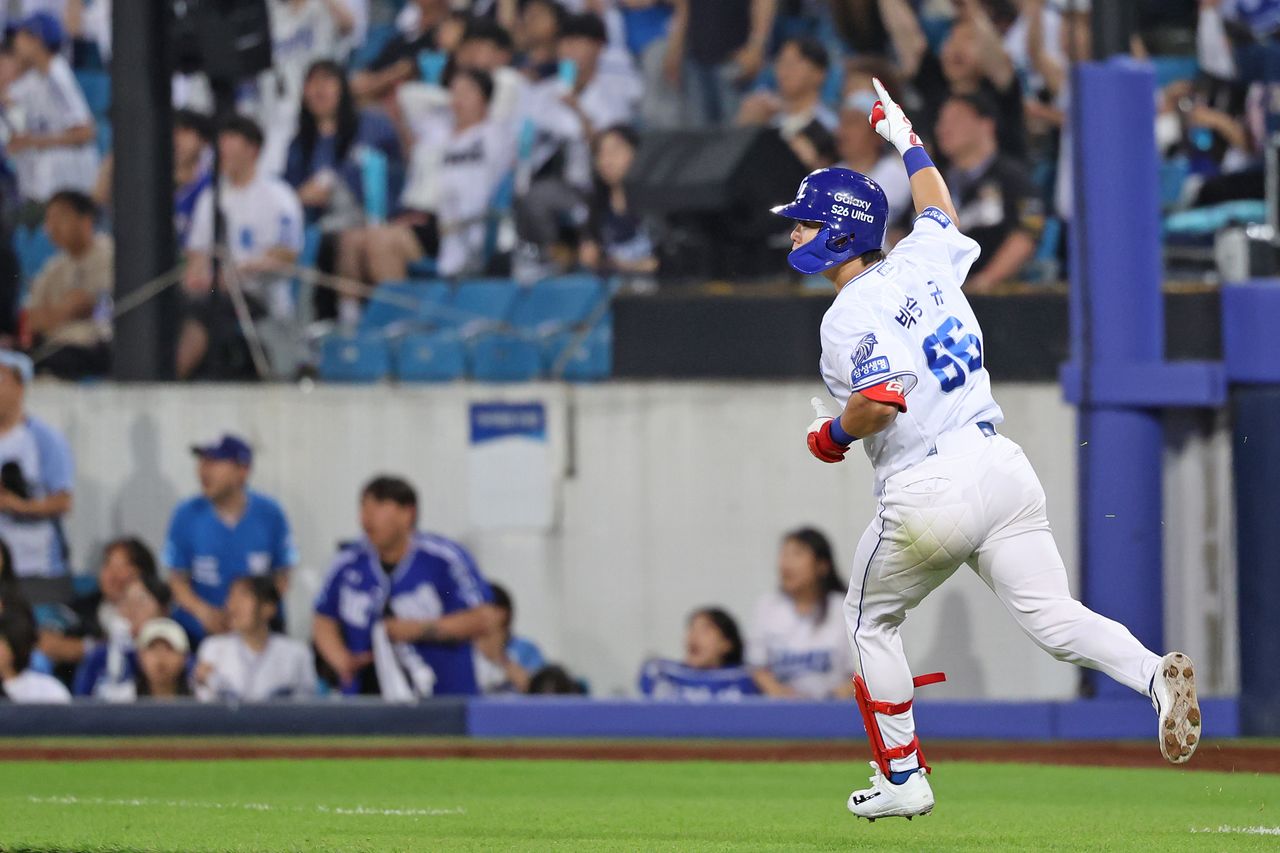 2일 대구 NC전 4-7로 뒤진 8회 말 동점 3점홈런을 터트린 삼성 박승규. 사진 삼성 라이온즈
