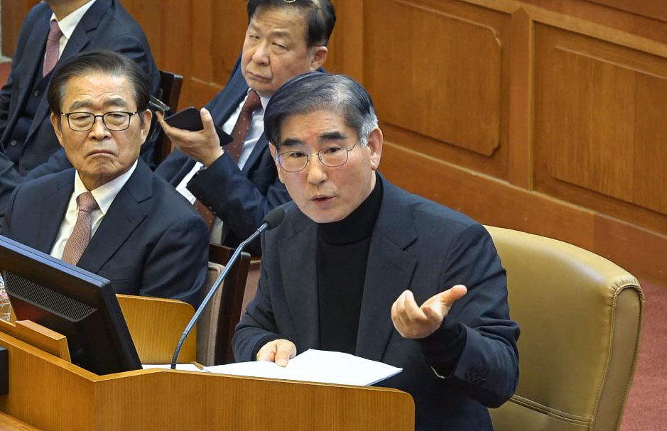 김용현 전 국방부 장관이 지난해 1월 23일 오후 서울 종로구 헌법재판소에서 열린 윤석열 대통령 탄핵심판 4차변론에 증인으로 출석해 발언하고 있다. (헌법재판소 제공) 뉴스1