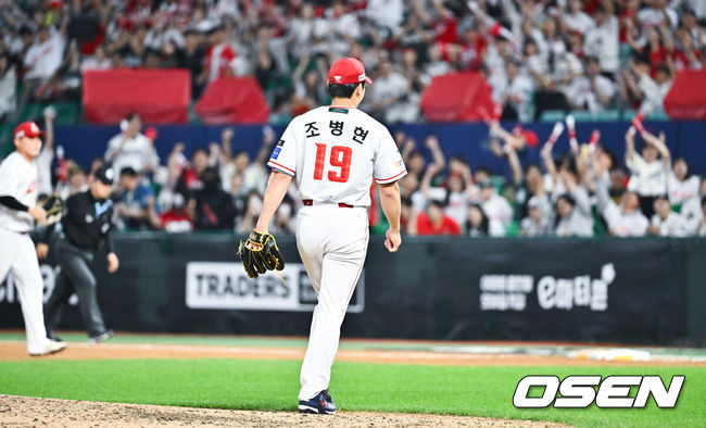 [OSEN=인천, 박준형 기자] 3일 인천 SSG랜더스필드에서 ‘2026 신한 SOL Bank KBO리그’ SSG 랜더스와 키움 히어로즈의 경기가 열렸다.이날 경기에서 SSG는 백승건을, 키움은 로젠버그를 선발투수로 내세웠다.9회초 SSG 조병현 투수가 실점 없이 이닝을 막아내고 있다  2026.06.03 / soul1014@osen.co.kr