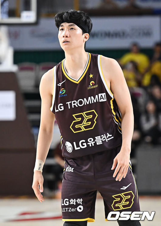 [OSEN=창원, 이석우 기자] 창원 LG 배병준 080 2025.10.15 / foto0307@osen.co.kr