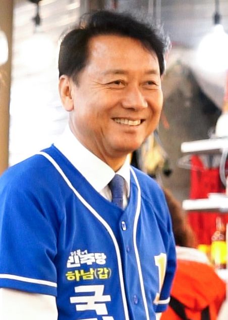 이광재 더불어민주당 하남갑 국회의원 보궐선거 후보가 지난달 21일 유세를 하고 있다. [사진 이광재 후보 캠프]