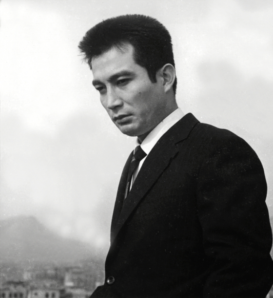 배우 신성일. 한창 충무로에서 영화를 찍던 시절, 그도 김황현의 손님이었다. 사진 한국영상자료원