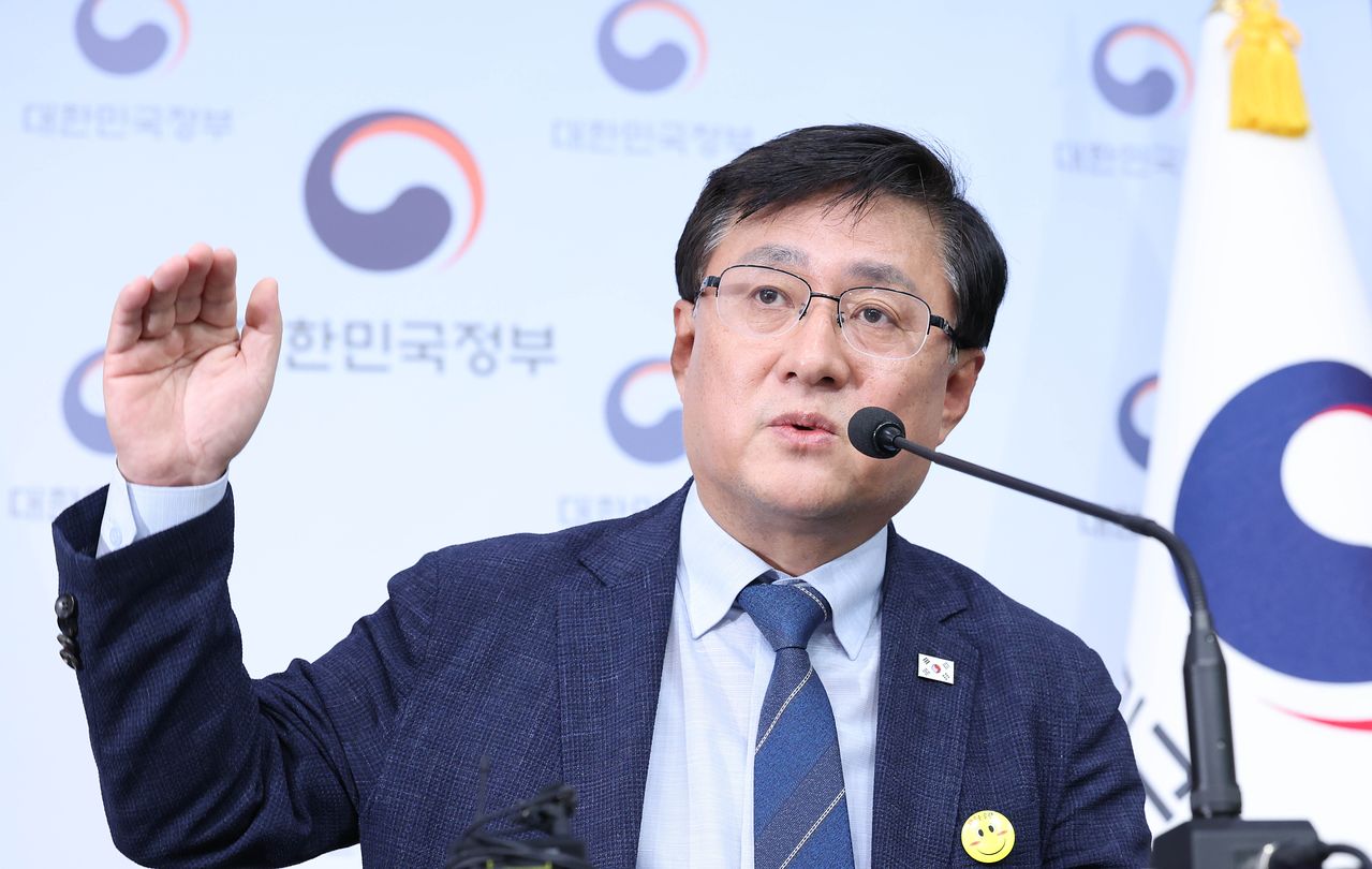 김성환 기후에너지환경부 장관이 4일 오전 서울 종로구 정부서울청사에서 1주년 주요성과 발표 출입기자단 간담회를 하고 있다. 뉴시스.