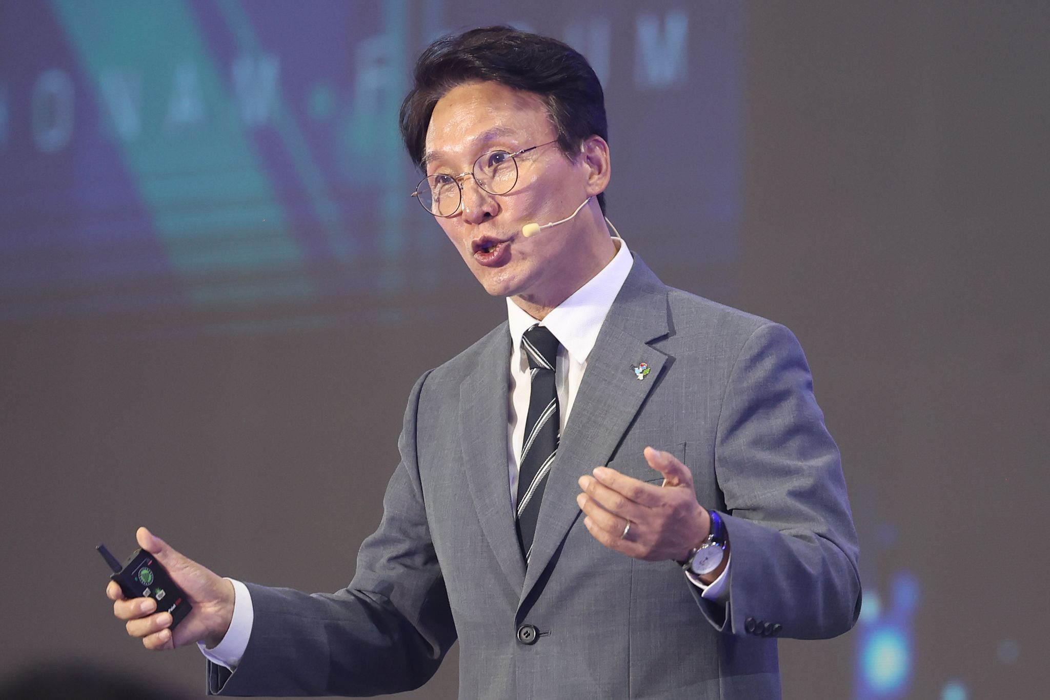 6일 오후 광주 서구 치평동 김대중컨벤션센터에서 열린 KBC 광주방송 주관 2026 뉴호남포럼에서 김민석 국무총리가 ‘대전환시대, 통합의 의미와 국가전략’을 주제로 기조연설을 하고 있다. 연합뉴스