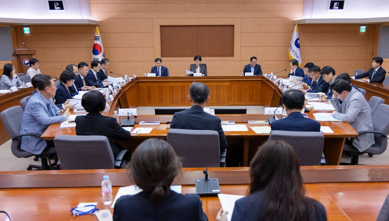 지난달 28일 제5차 국민연금 기금운용위원회가 열렸다. [연합뉴스]