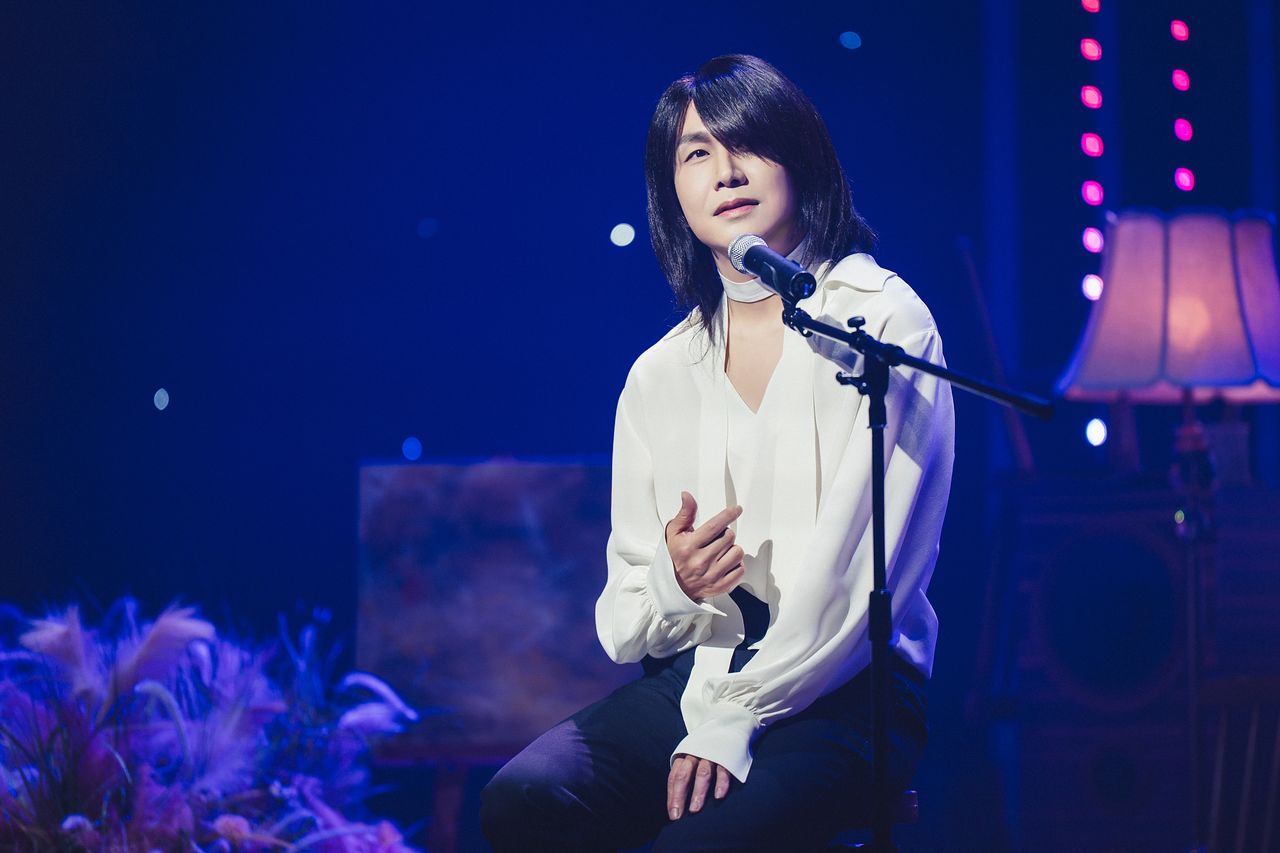 배우 오정세가 2000년대 발라드 가수로 출연한 코미디 영화 '와일드 씽'(감독 손재곤)이 지난 3일 개봉해 첫 주말 박스오피스에서 '군체'에 이어 2위에 올랐다. 사진 롯데엔터테인먼트 