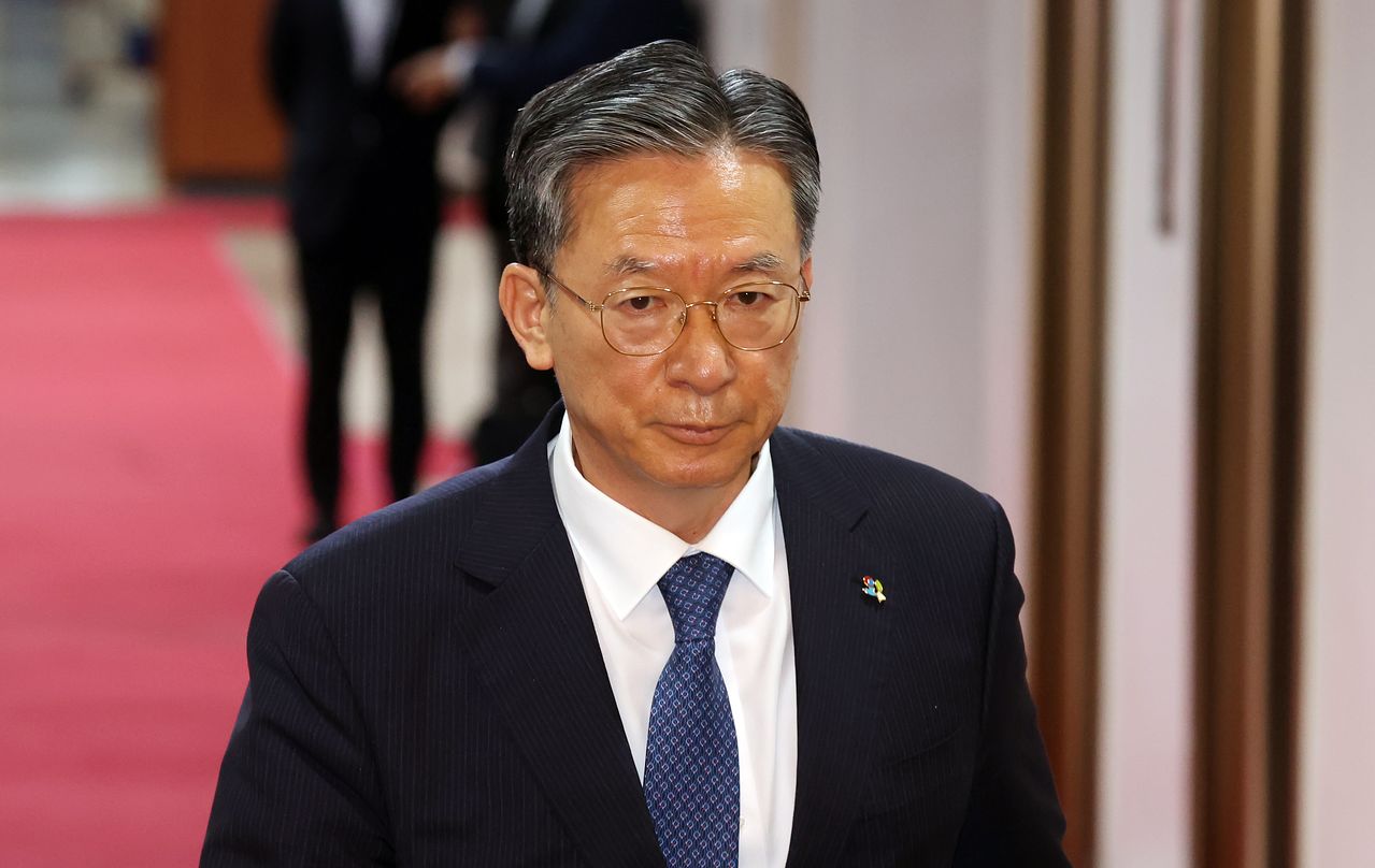 정성호 법무부 장관이 9일 오전 서울 종로구 세종대로 정부서울청사에서 열린 국무회의에 참석하고 있다. 뉴스1