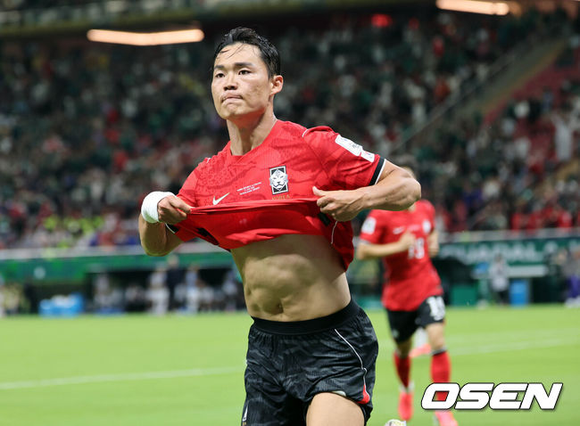  [OSEN=과달라하라(멕시코), 이대선 기자] 12일 (한국시간) 멕시코 에스타디오 과달라하라에서 2026 국제축구연맹(FIFA) 북중미 월드컵 A조 조별리그 1차전 대한민국과 체코의 경기가 열렸다.대표팀은 체코전을 시작으로 19일 개최국 멕시코와 같은 장소에서 격돌한 뒤, 25일 몬테레이 BBVA 스타디움에서 남아프리카공화국과 최종전을 치른다.후반 오현규가 역전골을 넣고 기뻐하고 있다.2026.06.12 /sunday@osen.co.kr