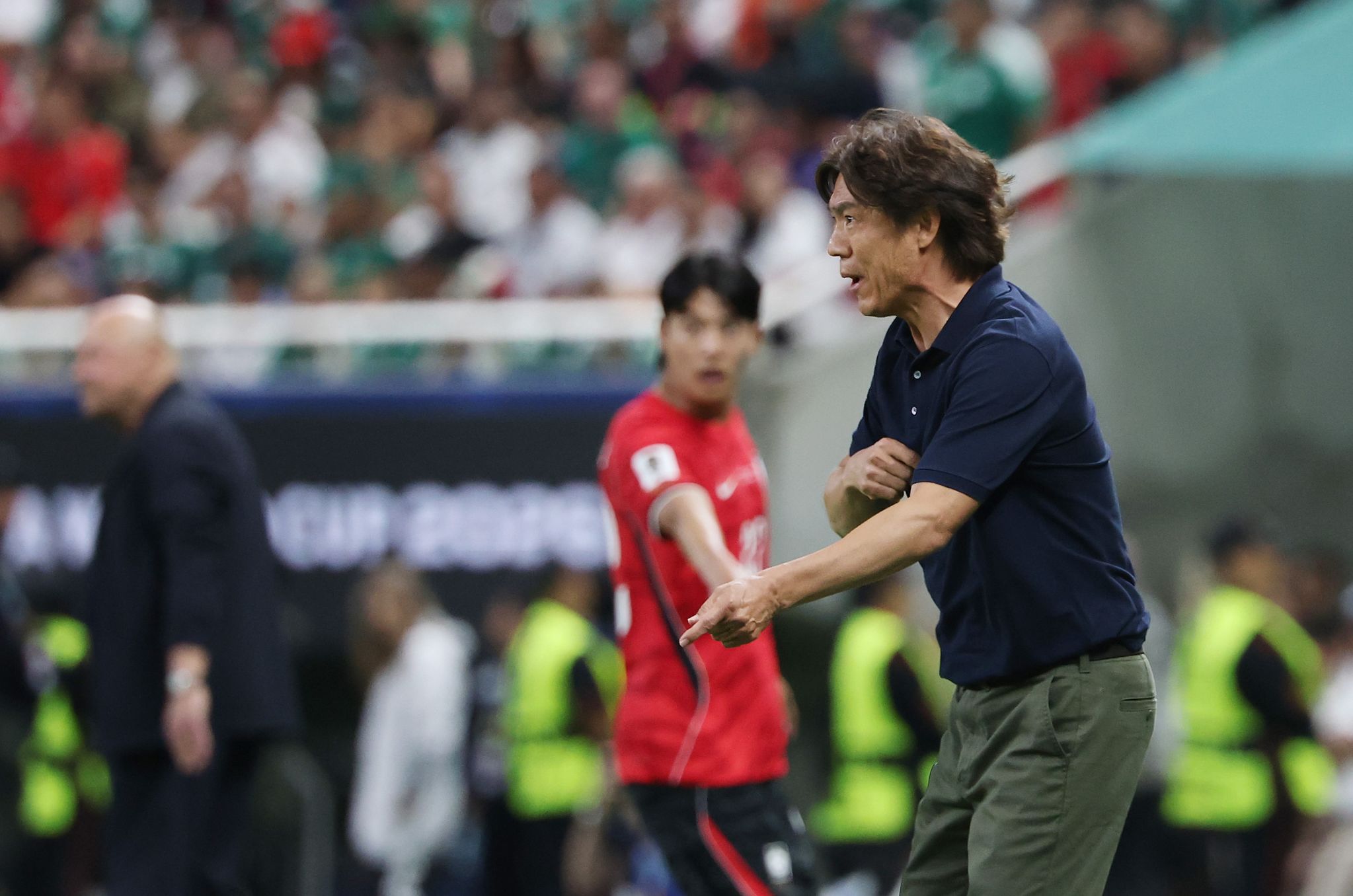 체코와의 북중미 월드컵 본선 조별리그 1차전 도중 작전 지시하는 홍명보 축구대표팀 감독. 연합뉴스