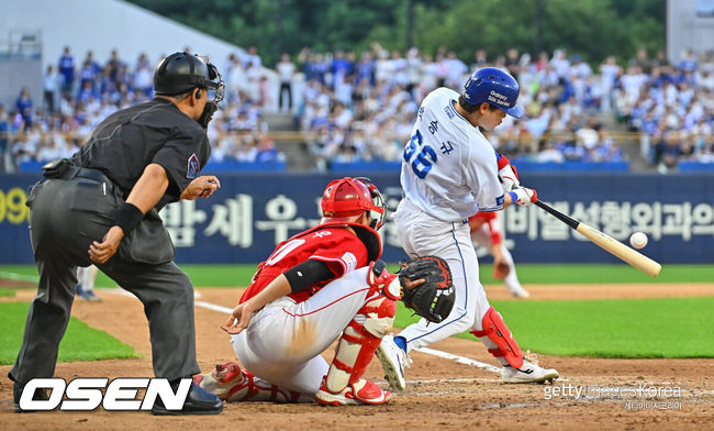 [OSEN=대구, 이석우 기자] 13일 대구삼성라이온즈파크에서 2026 신한 SOL KBO 리그 삼성 라이온즈와 SSG 랜더스의 경기가 열렸다. 홈팀 삼성은 후라도가, 방문팀 SSG는 베니지아노가 선발 출전했다. 삼성 라이온즈 박승규가 7회말 1사 2,3루 좌중간 역전 2타점 안타를 치고 있다. 2026.06.13 / foto0307@osen.co.kr