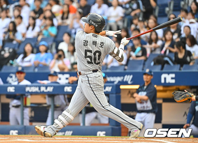 [OSEN=창원, 이석우 기자] 17일 창원NC파크에서 2026 신한 SOL KBO 리그 NC 다이노스와 한화 이글스의 경기가 열렸다. 홈팀 NC는 라일리가, 방문팀 한화는 류현진이 선발 출전했다. 한화 이글스 강백호가 1회초 2사 1루 우월 2점 홈런을 치고 있다. 2026.06.17 / foto0307@osen.co.kr