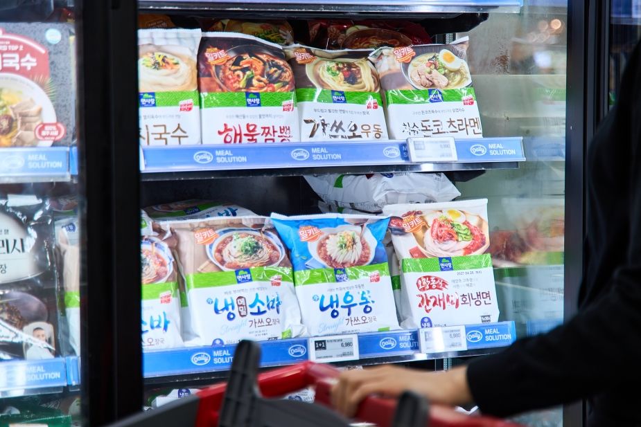 면사랑이 오장동식 간재미회냉면, 냉우동, 냉메밀소바 등 냉동면밀키트 3종을 출시했다. 사진 면사랑