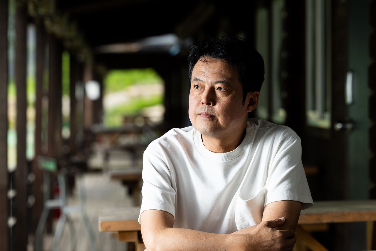 박지형 크리스월드 대표는 위암 4기 판정을 받고도 일을 쉰 적이 없다. 현재도 가평에서 수상레저 테마파크와 리조트를 운영하고 있다. 일을 계속 하는 이유를 묻자 그는 "아무것도 하지 않으면, 내가 언제 죽을지만 생각하게 된다"고 답했다. 우상조 기자
