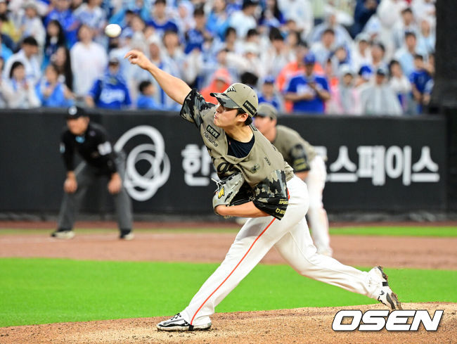 [OSEN=대전, 지형준 기자] 20일 대전 한화생명 볼파크에서 2026 신한 SOL KBO리그 한화 이글스와 삼성 라이온즈의 경기가 열렸다.한화는 왕옌청, 삼성은 장찬희를 선발로 내세웠다.3회초 한화 장유호가 역투하고 있다. 2026.06.20/ jpnews@osen.co.kr