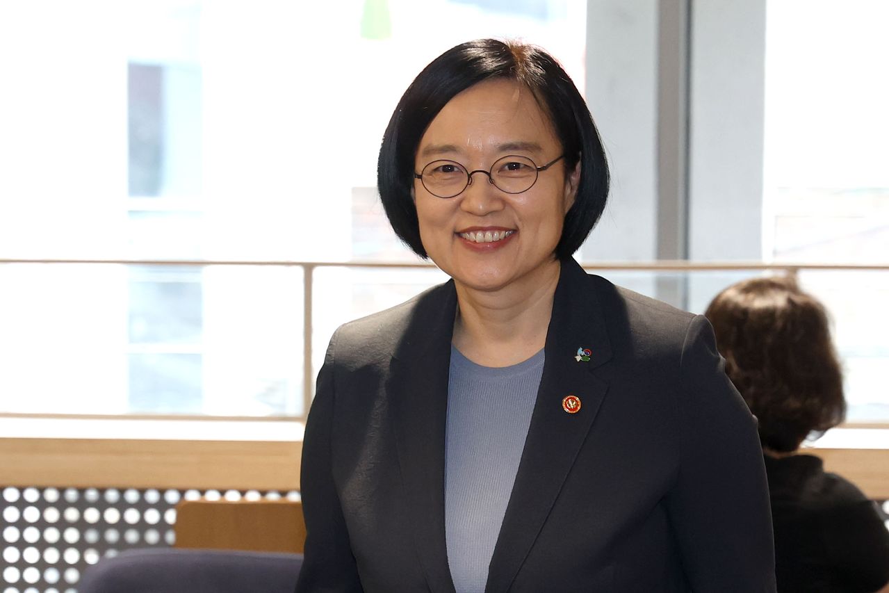 한성숙 국무총리 후보자가 17일 오후 서울 종로구의 한 카페에서 열린 데이터 기반 AI행정을 위한 실무공직자 간담회에 참석하고 있다. 뉴스1