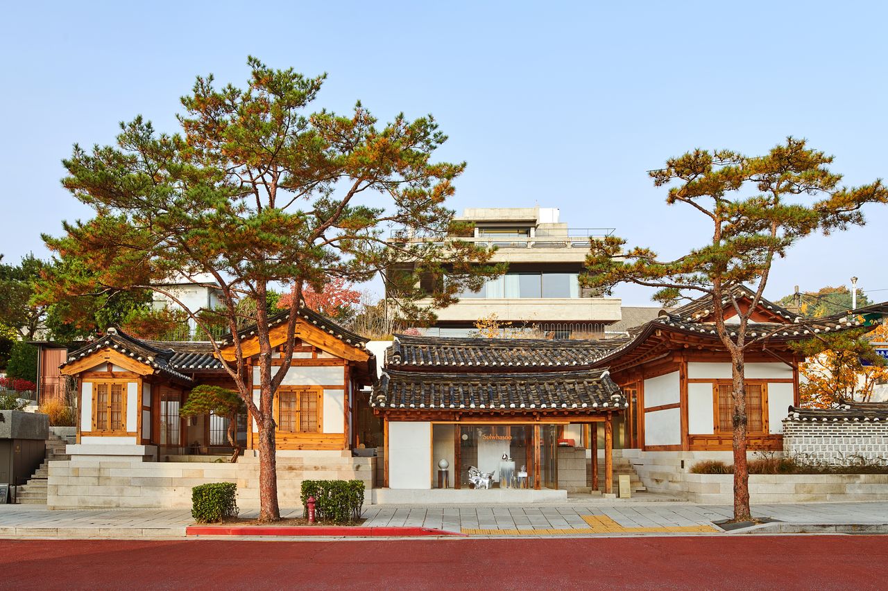 서울 종로구 북촌에 위치한 '설화수 의 집' 전경. 이 곳에서 '살롱 설화수' 등 다양한 문화 프로그램이 열린다. 사진 아모레퍼시픽