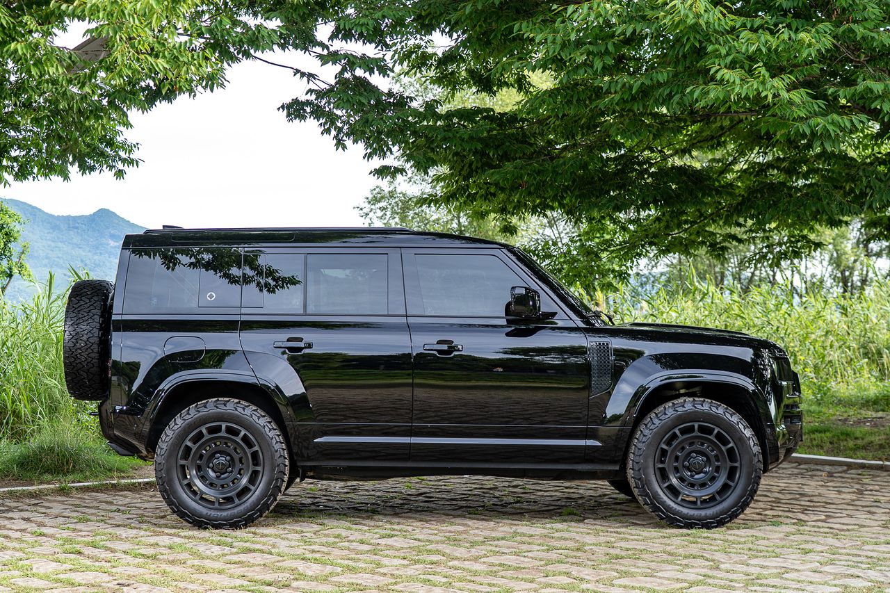 랜드로버 디펜더 옥타