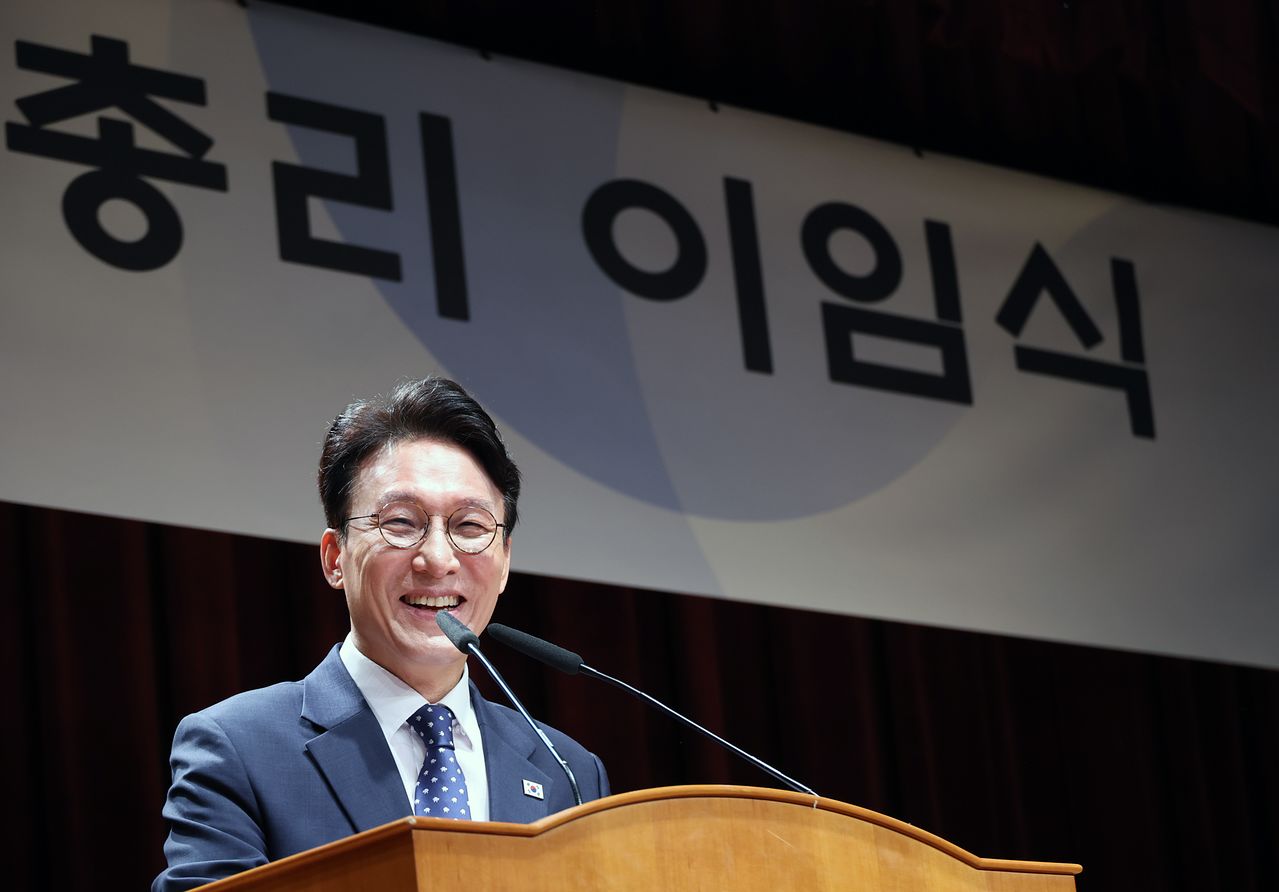 김민석 국무총리가 1일 서울 종로구 정부서울청사에서 열린 이임식에서 이임사를 하고 있다. 연합뉴스 
