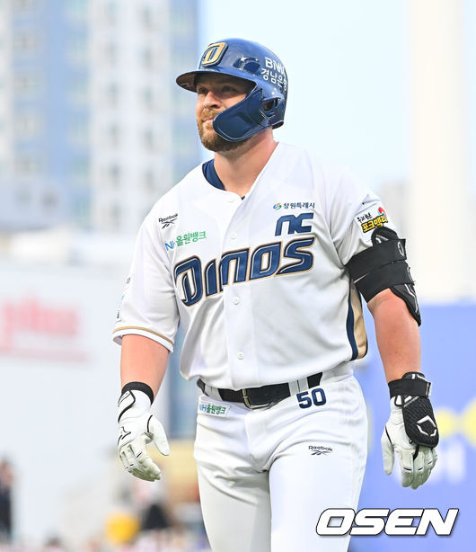 [OSEN=창원, 이석우 기자] 2일 창원NC파크에서 2026 신한 SOL KBO 리그 NC 다이노스와 삼성 라이온즈의 경기가 열렸다. 홈팀 NC는 김태경이, 방문팀 삼성은 김백산이 선발 출전했다. NC 다이노스 블레인이 1회말 2사 1루 좌익수 플라이 아웃되고 있다. 2026.07.02 / foto0307@osen.co.kr