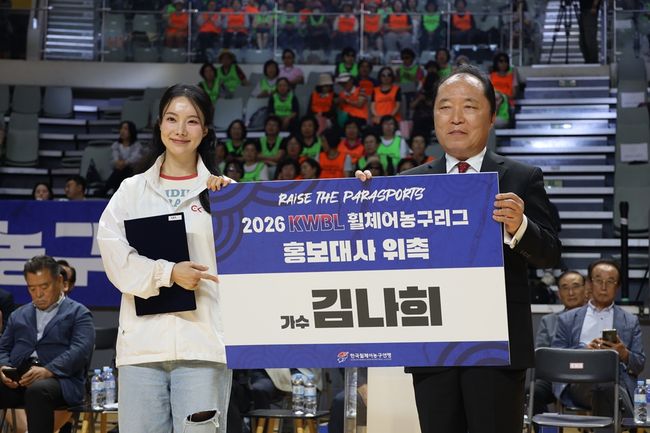엠오엠엔터테인먼트 제공