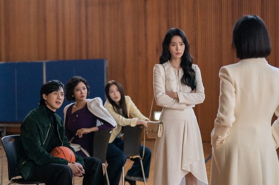 학교전담경찰관 박진호 경감은 "요즘 학폭 양상은 드라마 '더 글로리'와 달리, SNS상에서의 집단 따돌림과 딥페이크 형태로 심화하고 있다"고 말했다. 사진 넷플릭스