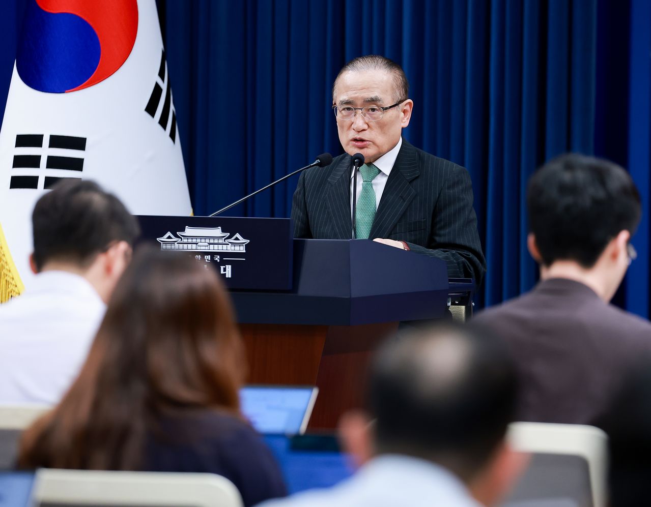 위성락 국가안보실장이 3일 청와대 춘추관에서 이재명 대통령의 북대서양조약기구(NATO·나토) 정상회의 및 몽골 국빈 방문 일정을 브리핑 하고 있다. 뉴스1