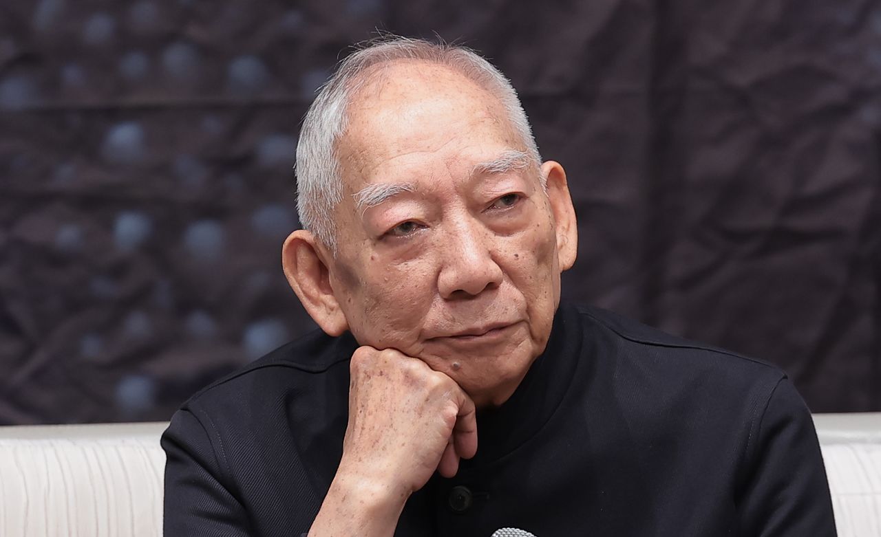 '표인:풍기대막' 원화평 감독이 3일 오후 경기도 부천시 원미구 현대백화점 중동점에서 열린 ‘제30회 부천국제판타스틱영화제’ 해외 영화인 초청 기자회견에 참석해 취재진 질문을 듣고 있다. [뉴스1]