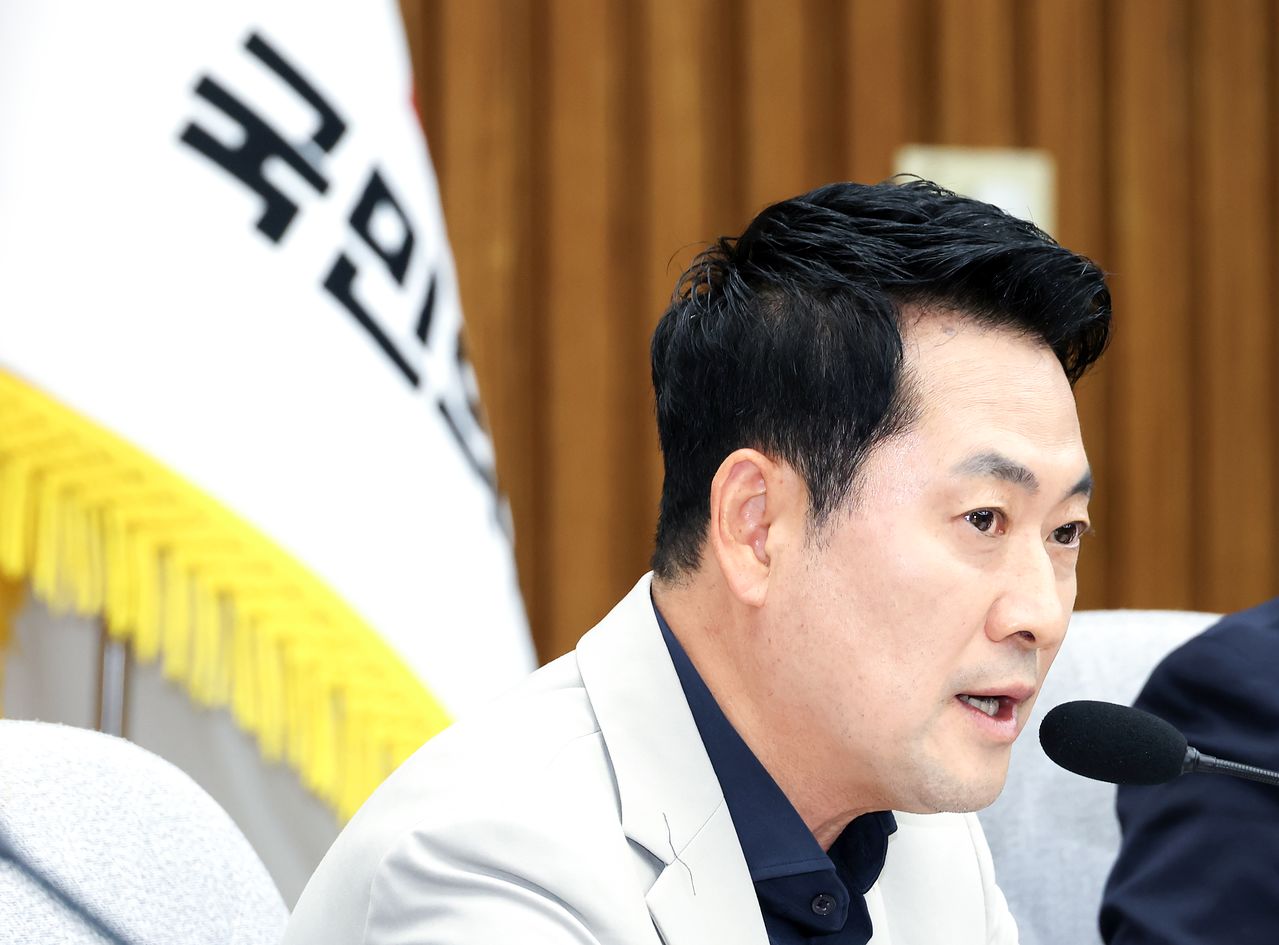 국민의힘 장동혁 대표가 6월 30일 국회에서 열린 '부정-무능 선관위 해체 수준의 쇄신 및 재선거 촉구를 위한 6ㆍ3 참정권 박탈 사태 청년ㆍ대학생 시국 대토론회'에서 발언하고 있다. 연합뉴스