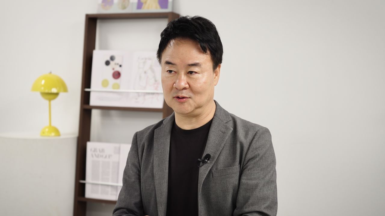 박용후 PYH 대표는 기업의 핵심 정신과 방향성을 설정하는 역할을 하며 '국내 1호 관점 디자이너'로 이름을 알렸다. 그는 카카오, 우아한형제들(배달의민족) 등 국내 혁신 기업의 초창기 마케팅을 총괄하며 기업 가치를 끌어올린 주역으로 평가받는다.