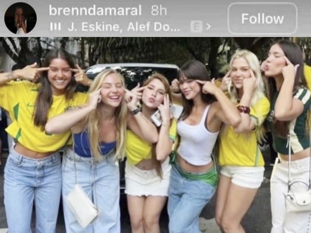 브라질 축구팬의 아시아인 조롱 눈 찢기 제스처. brenndamaral SNS 계정 캡처