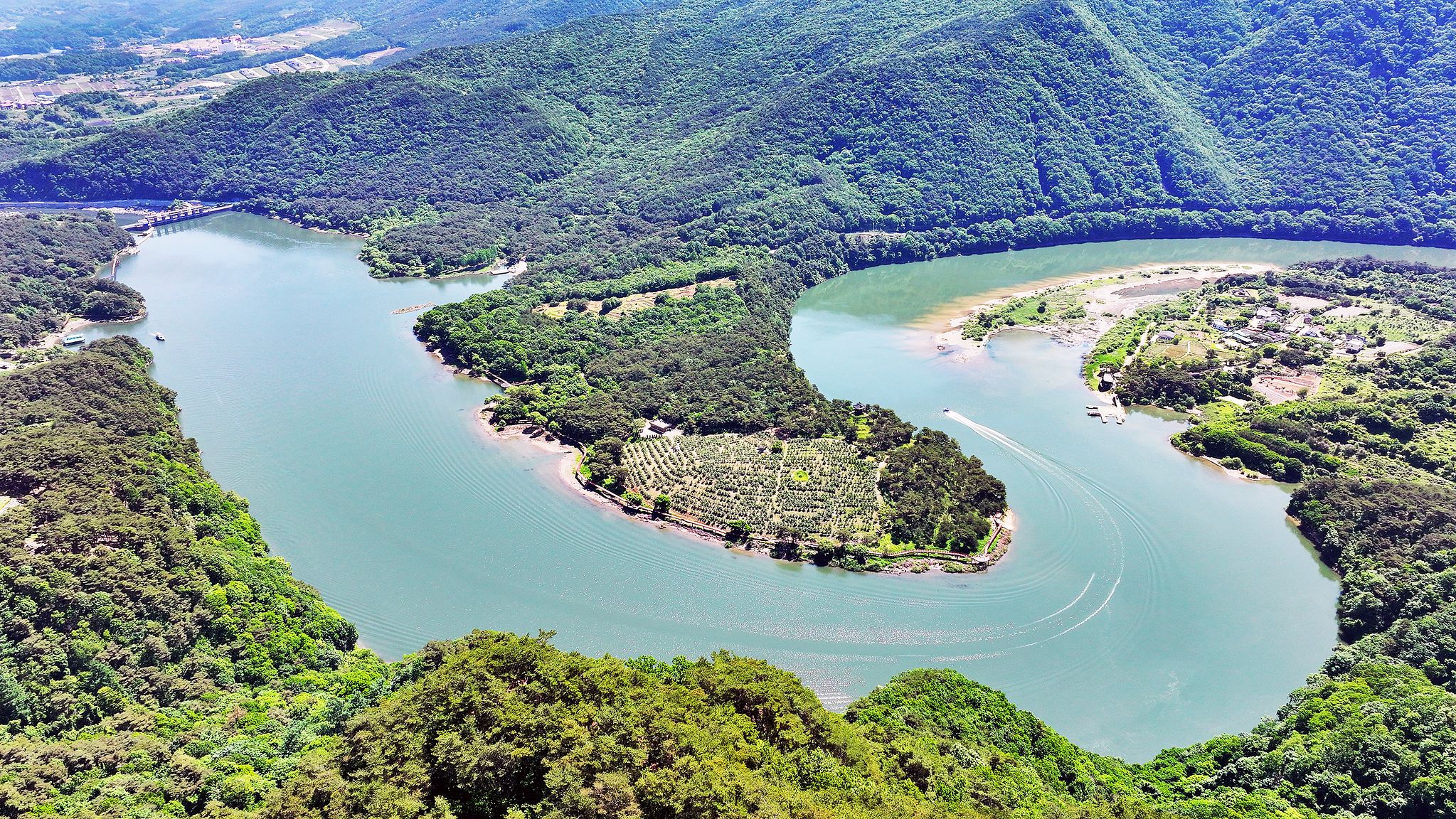 충북 괴산 산막이옛길 전경.