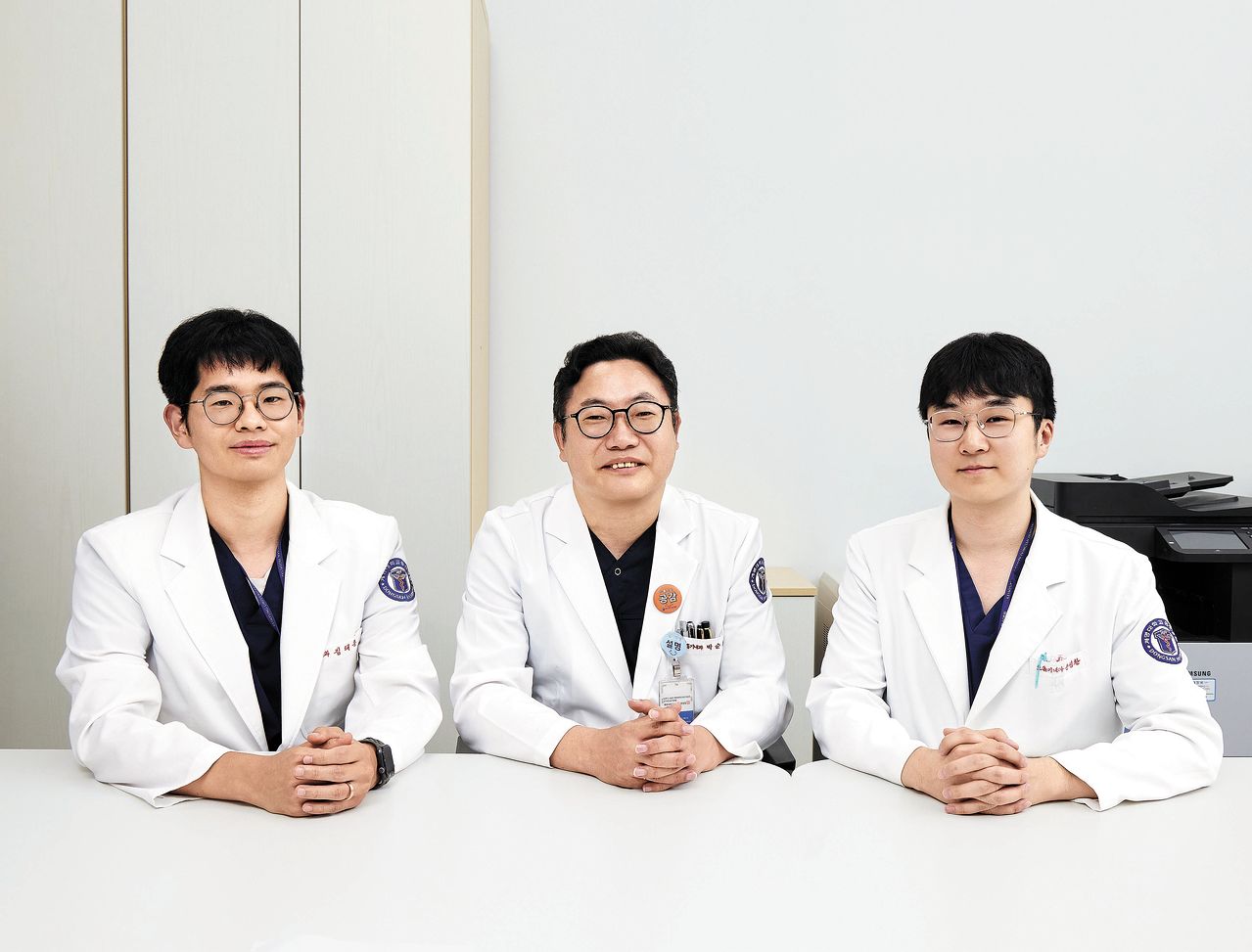 호흡기내과 김태훈·박순효·윤성환 교수(왼쪽부터)는 ″경제적 여건, 거주 지역, 환자 성향까지 고려한 맞춤 치료가 중요하다″고 입을 모았다.