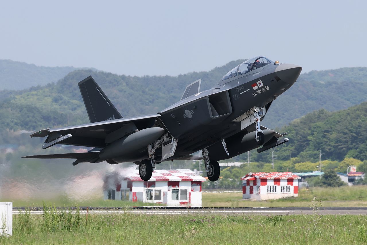 KF-21 시제기가 이륙하고 있다. 뉴스1