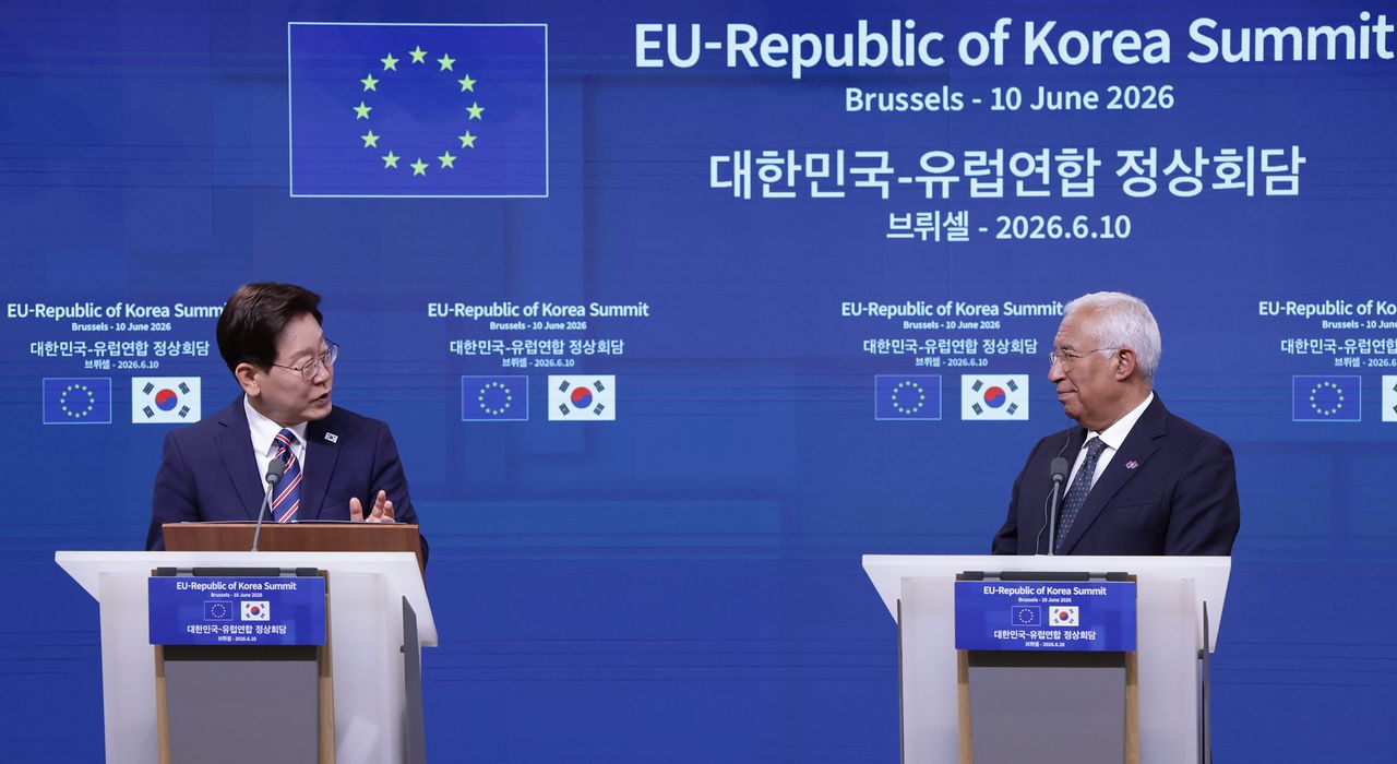 이재명 대통령과 안토니우 코스타 유럽연합(EU) 정상회의 상임의장, 우르술라 폰 데어 라이엔 EU 집행위원장이 지난달 10일(현지시간) 벨기에 브뤼셀 EU 이사회에서 공동언론발표를 하고 있다. 청와대사진기자단