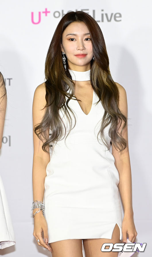 [OSEN=조은정 기자] 2일 오후 서울 강서구 KBS 아레나홀에서 2021 아시아 아트스트 어워즈(2021 Asia Artist Awards, 2021 AAA) 레드카펫 행사가 열렸다. 모모랜드 혜빈이 포즈를 취하고 있다. 2021.12.02 /cej@osen.co.kr