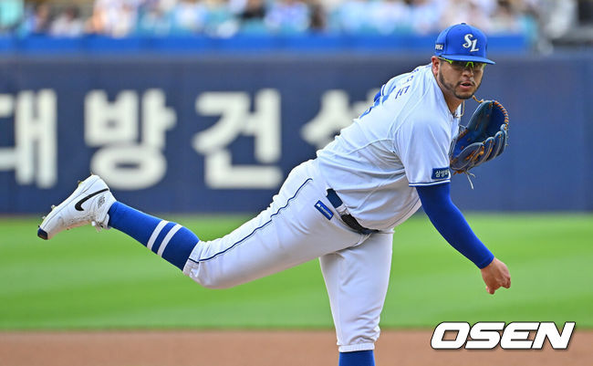 [OSEN=대구, 이석우 기자] 7일 대구삼성라이온즈파크에서 2026 신한 SOL KBO 리그 삼성 라이온즈와 LG 트윈스의 경기가 열렸다. 홈팀 삼성은 후라도가, 방문팀 LG는 톨허스트가 선발 출전했다. 삼성 라이온즈 선발 투수 후라도가 역투하고 있다. 2026.07.07 / foto0307@osen.co.kr
