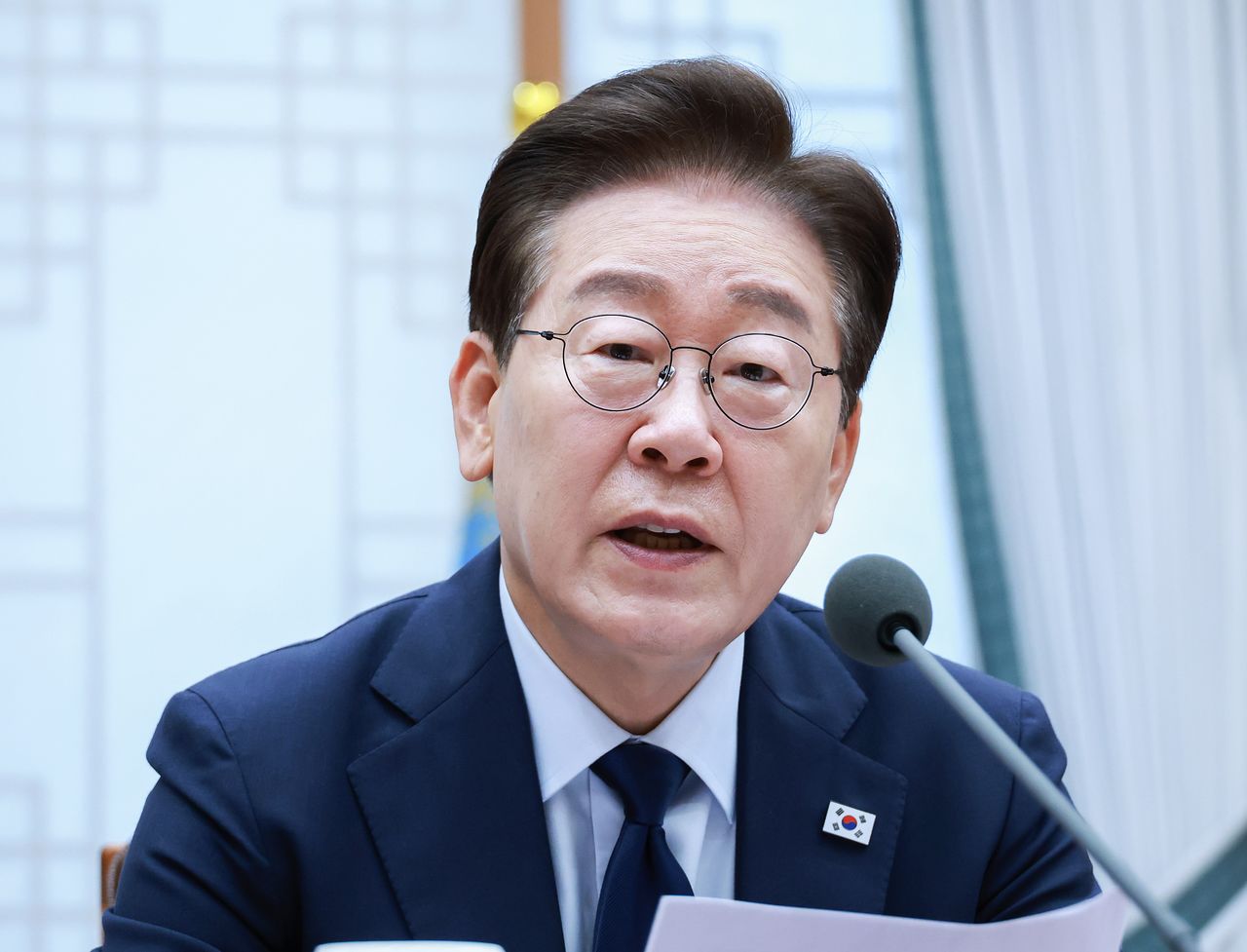 이재명 대통령이 6일 청와대에서 열린 메가프로젝트 민관합동 점검회의에서 발언하고 있다. 뉴스1
