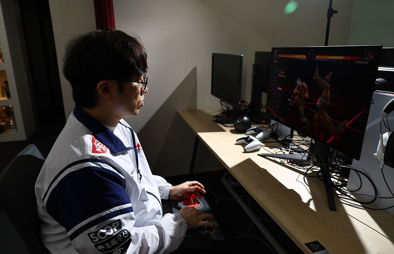 ‘무릎’이라는 닉네임으로 승승장구한 배재민은 손목 통증을 견디며 훈련에 매진하고 있다. 김종호 기자